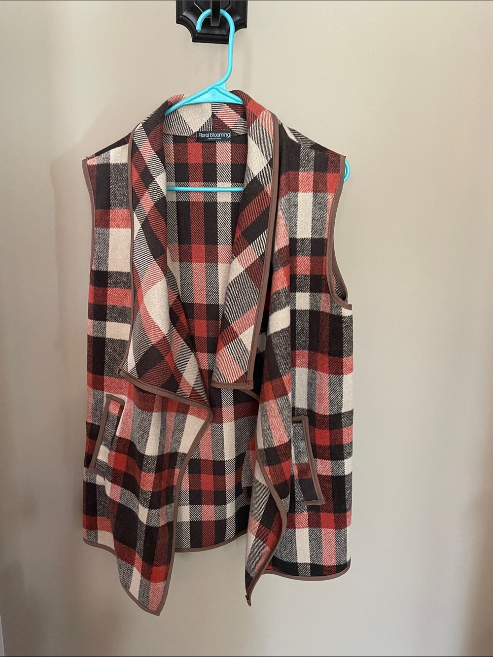 Women’s Plaid Vest